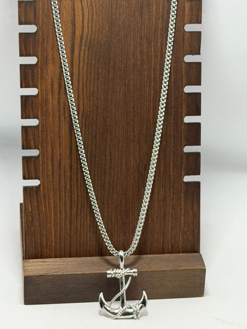 UNIQUE PENDANT CHAIN